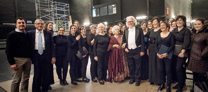 Teresa Berganza y la Coral de Bilbao